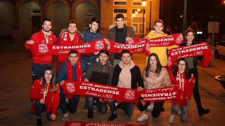 La peña Los Rojillos del Estradense debutará por fin el domingo ante el Pontellas. // Bernabé/Ana Agra