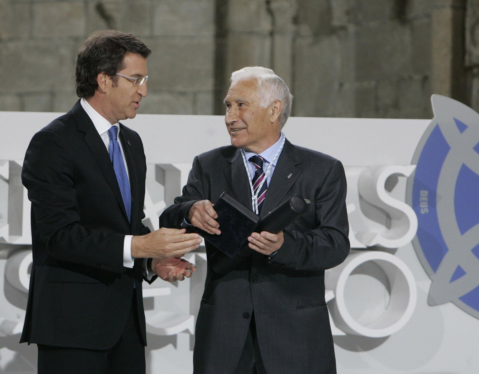 Arsenio Iglesias junto a  Feijóo en un acto homenaje en 2012