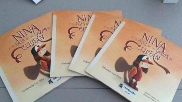 'Nina y el país de los lazos de celofán', veinte años de consulta en un cuento