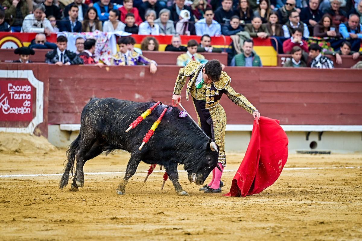 Íker de Virgilio, a hombros  en la novillada sin picadores
