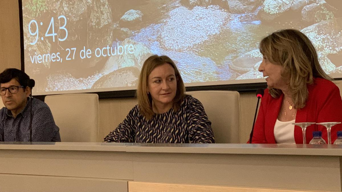 Eva Suárez, la nueva directora general de Atención Primaria, en el acto de Fomap por los 100 días de gobierno.