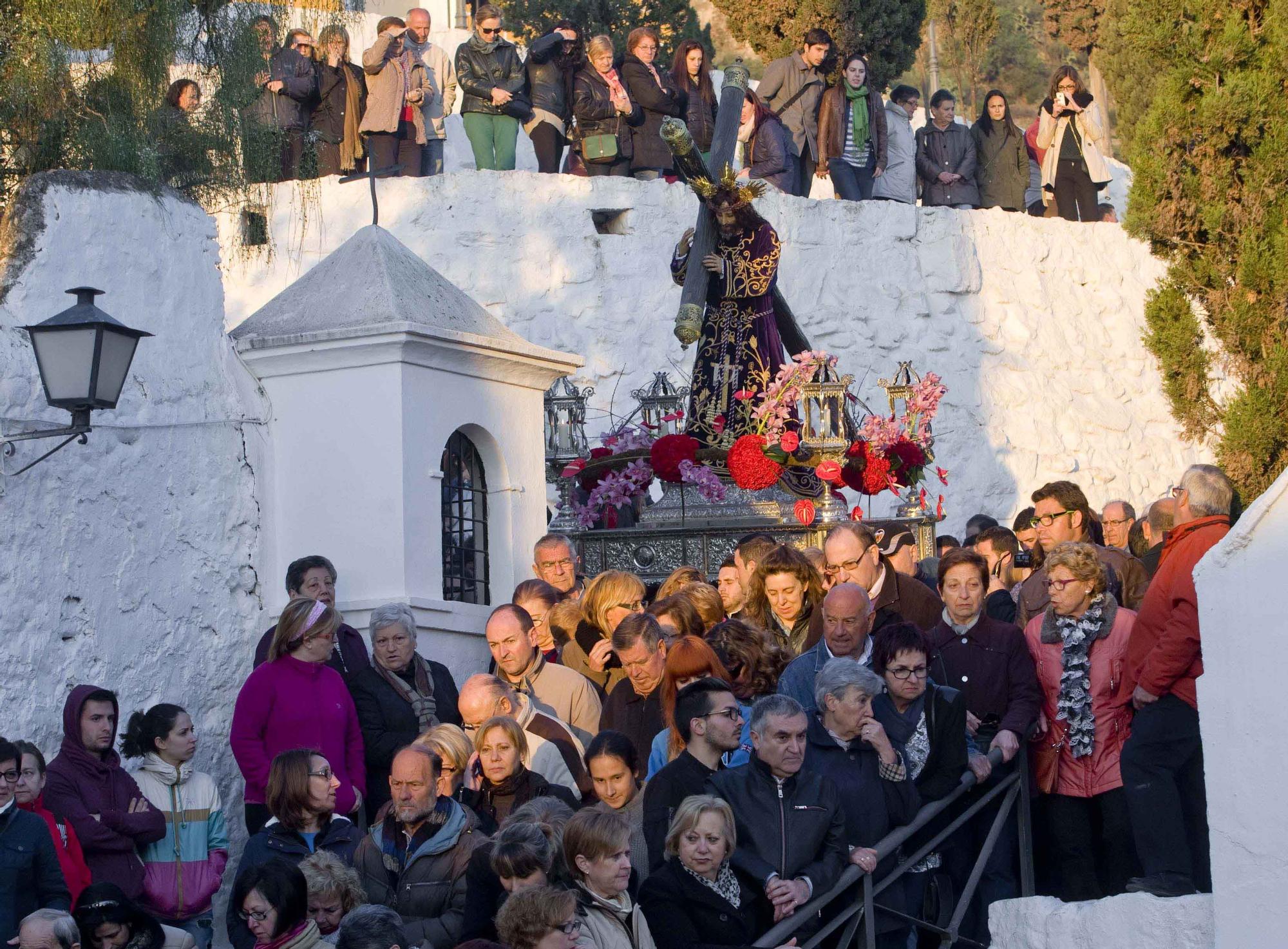 Vuelve a los últimos Viacrucis de la Semana Santa de Sagunt.