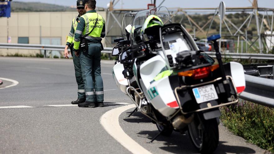 Cinco heridos en una colisión múltiple con ocho vehículos implicados durante una granizada en la AP-6 en Villacastín (Segovia)