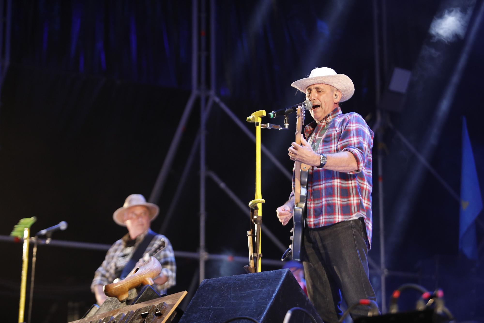 En imágenes: Concierto de "Los Berrones" en la playa de Poniente