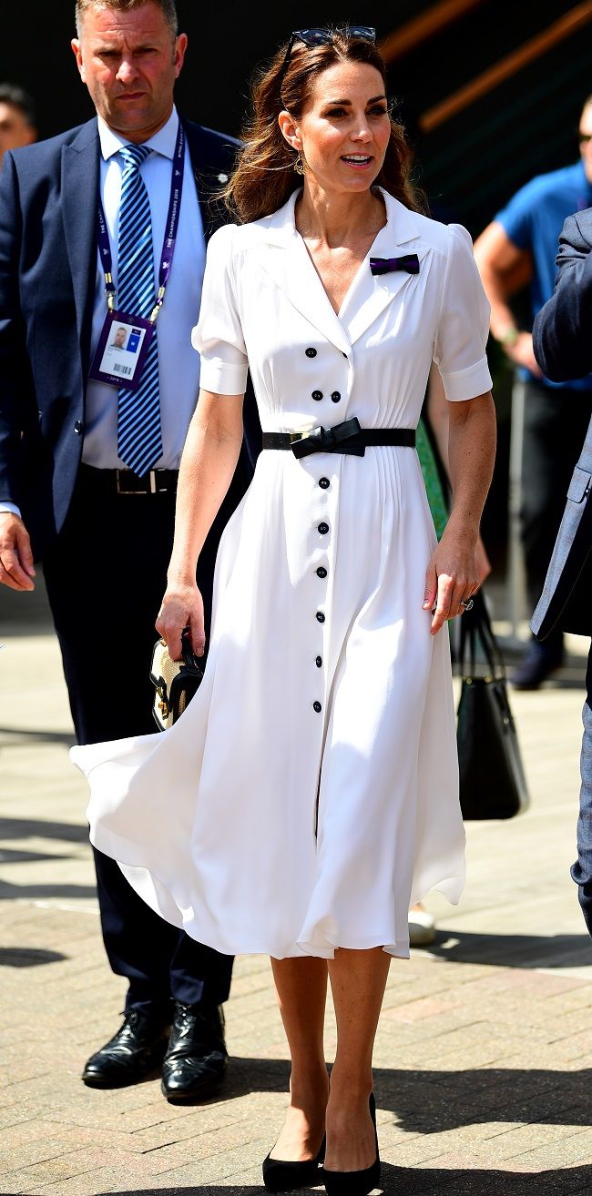 Kate Middleton, con el vestido blanco de Suzannah con manga abullonada