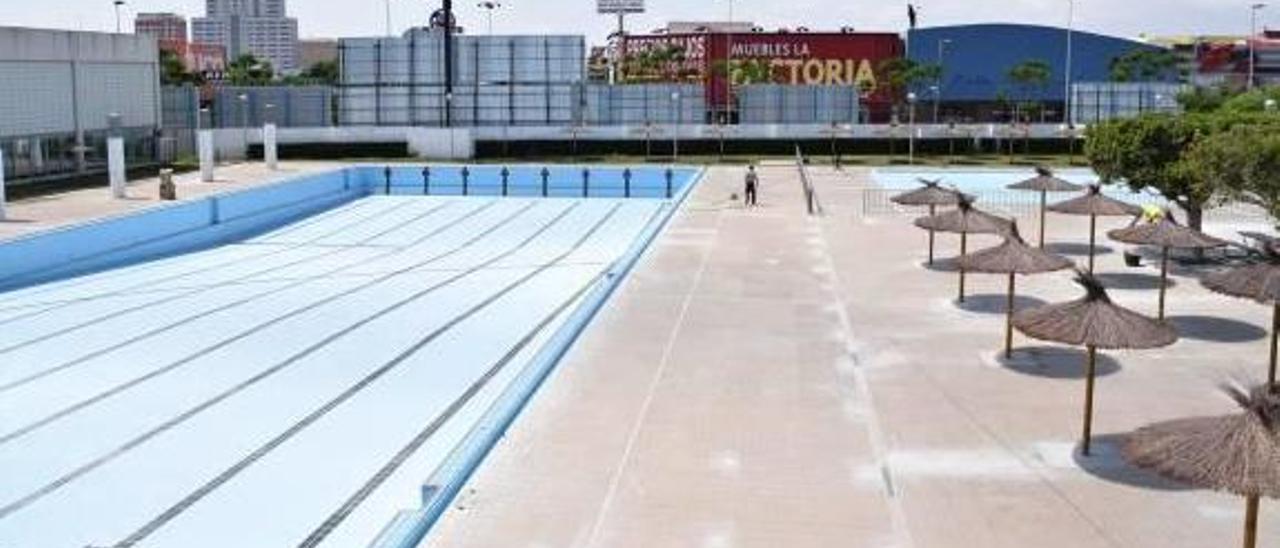 Sedaví licita por seis millones la gestión de las piscinas dos años después de cerrarlas