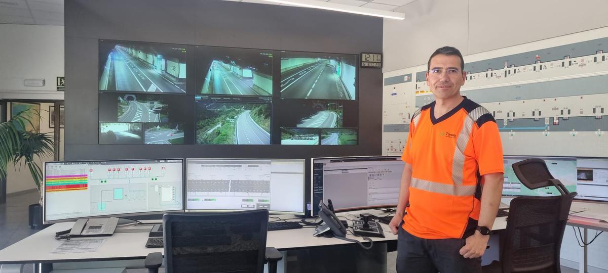 l’Eduard Bertran treballa al Centre de Control de Túnels de Barcelona i Cadí