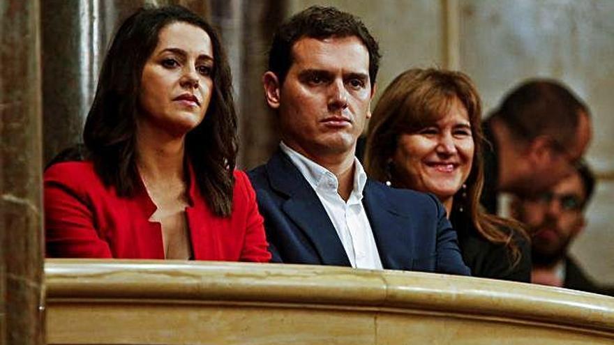 Rivera i Arrimadas van assistir al debat de la moció de censura al Parlament català.