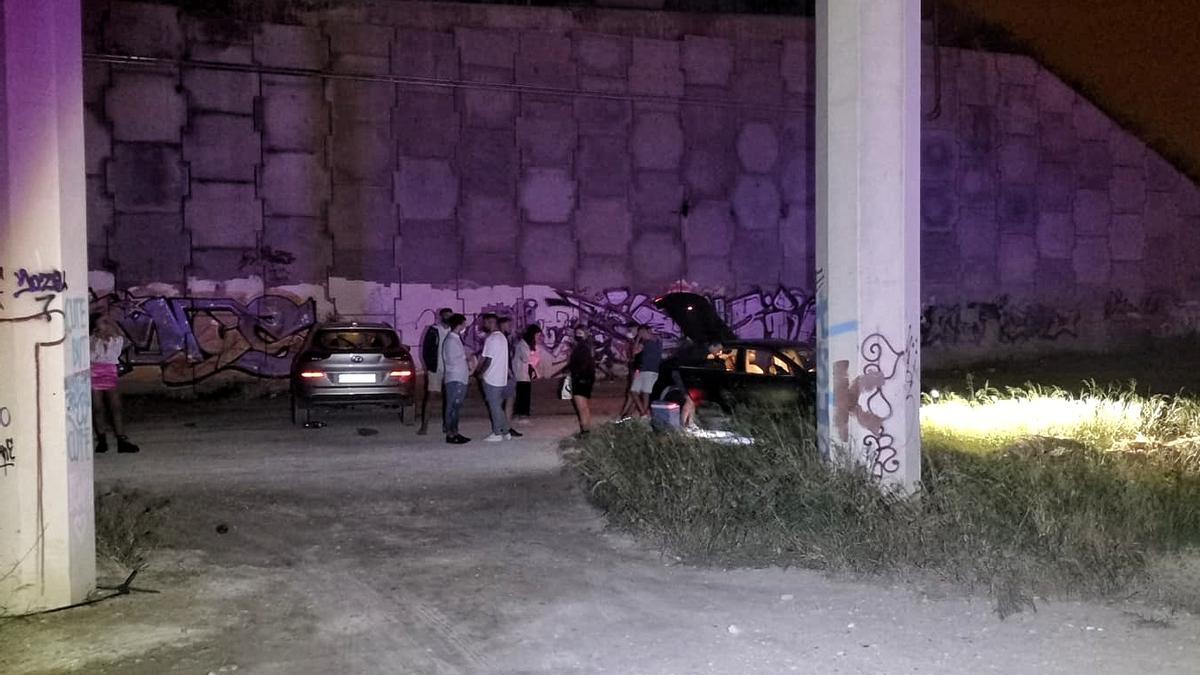La Policía Nacional desarticula una rave debajo de un puente de la Z-40