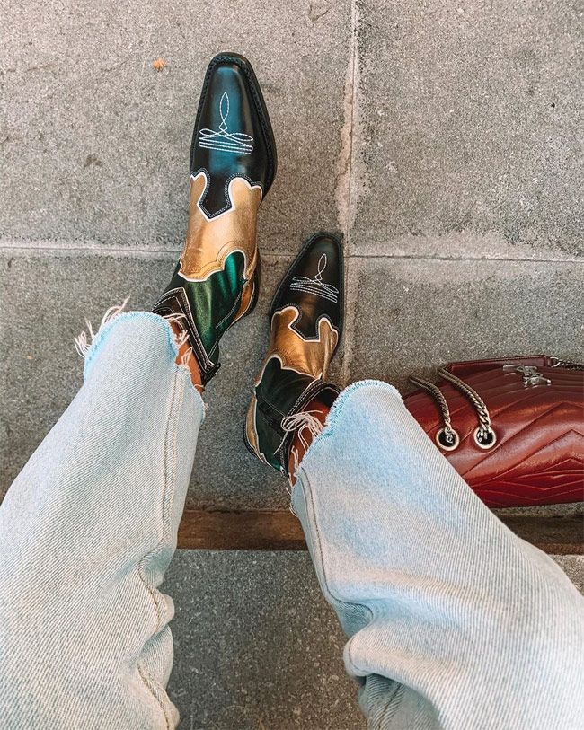 se te escaparon las botas 'cowboy' metalizadas de Zara que TODAS en Instagram, ve a la sección de niño porque están hasta la talla 40 (y más bonitas) - Woman