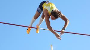 Duplantis eclipsó a todas las estrellas con otro récord mundial (6,21)