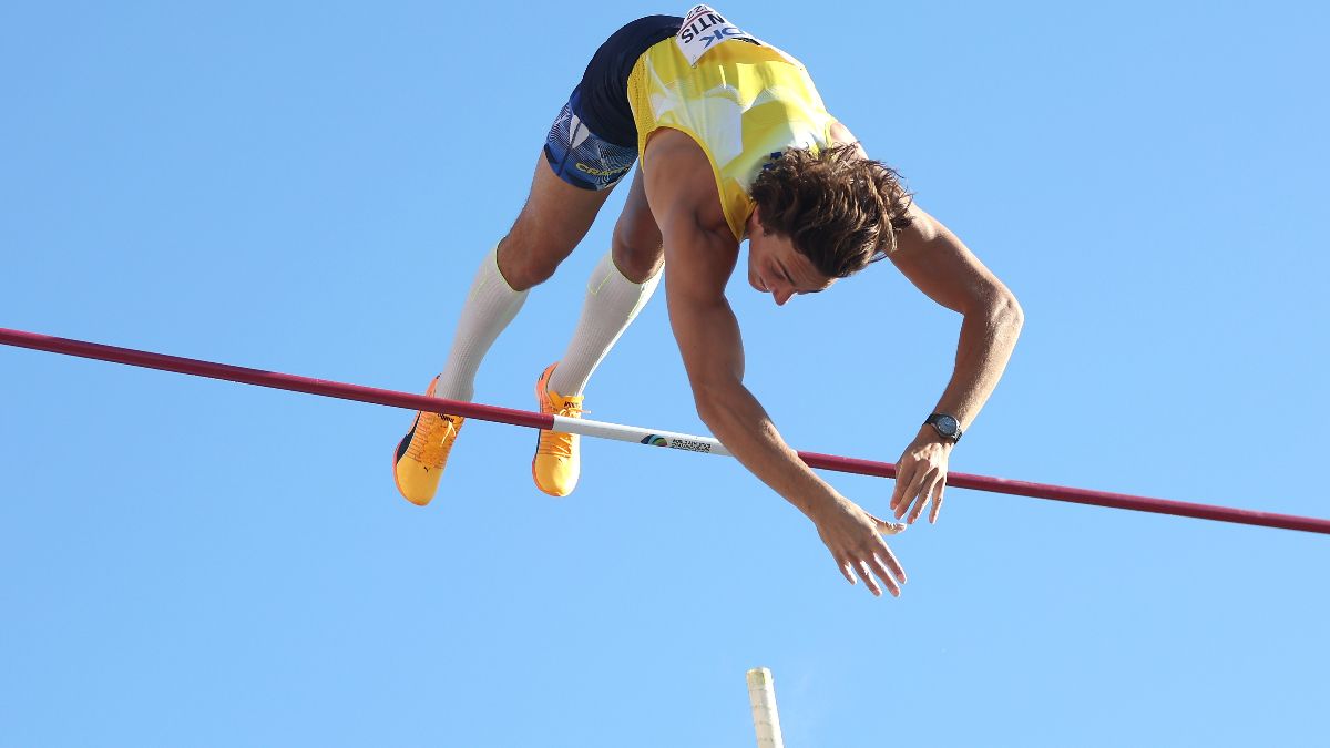 Duplantis eclipsó a todas las estrellas con otro récord mundial (6,21)