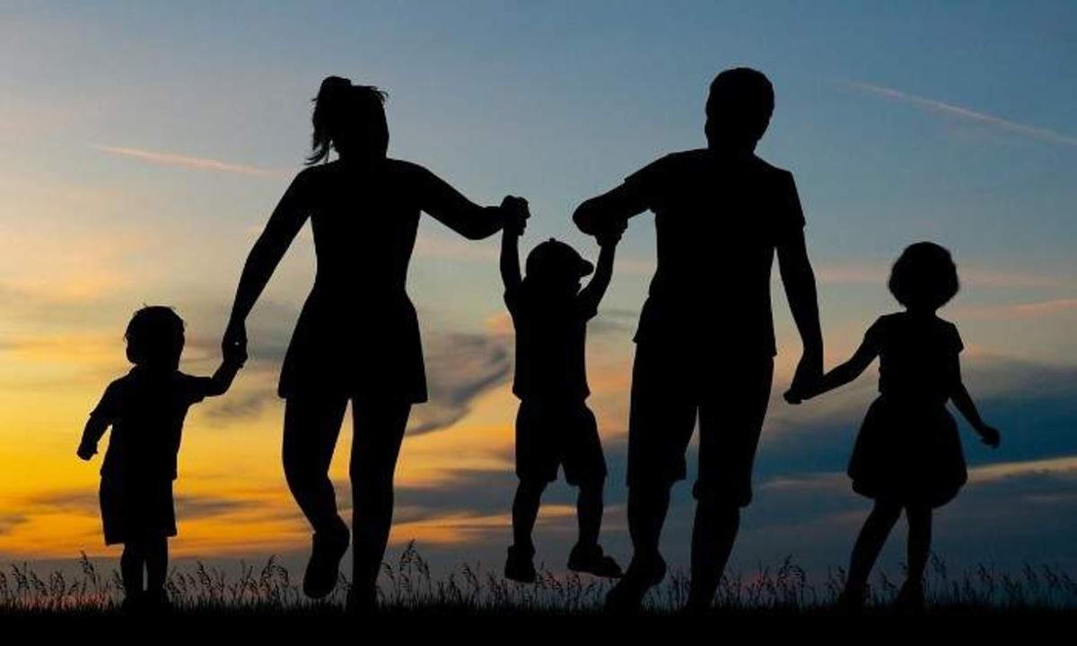 El día de la Madre se celebra en España, desde 1965, el primer domingo de mayo.