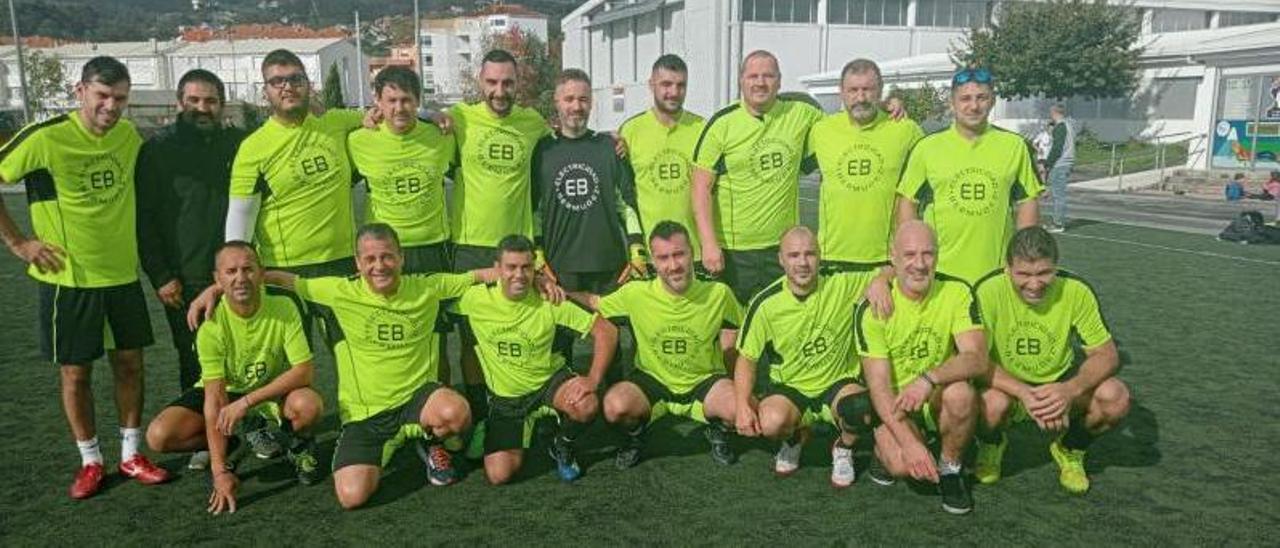 Equipo del Electricidad Bermúdez de la Liga Keniata de Moaña. |  // FDV