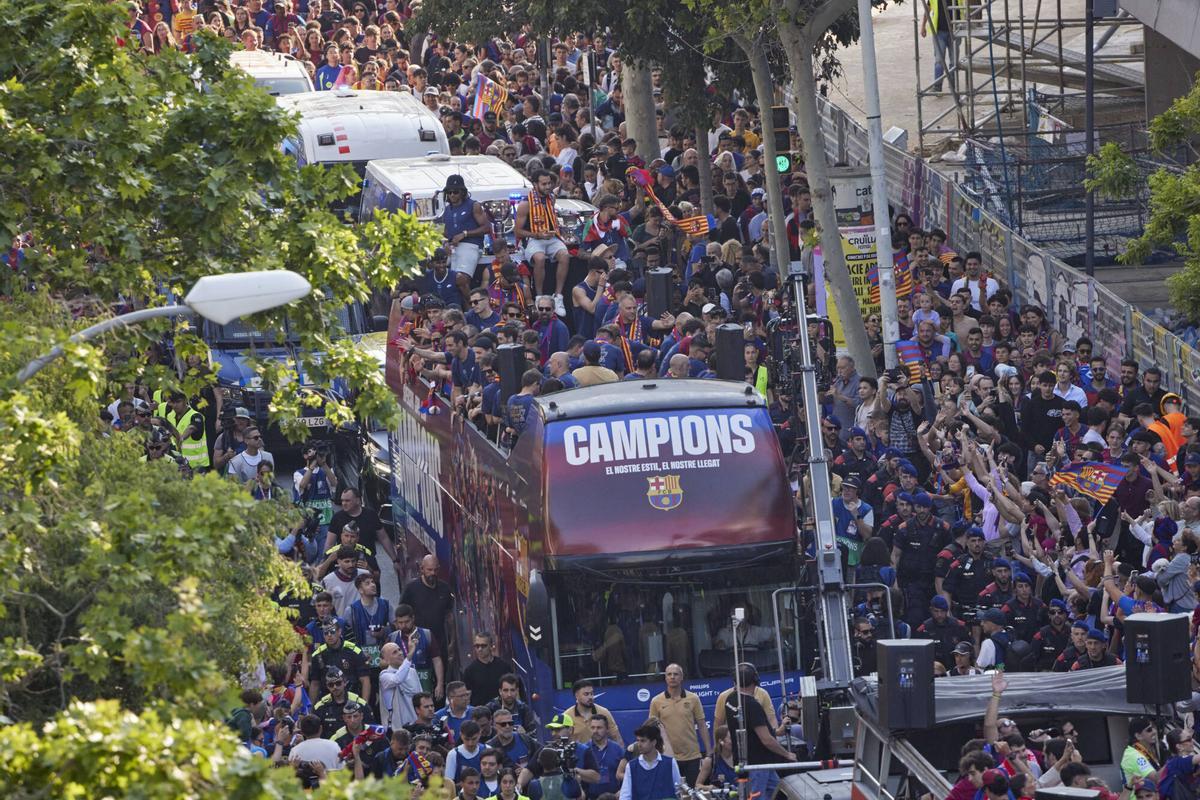 Las mejores imágenes de la rua de los campeones de Liga por Barcelona