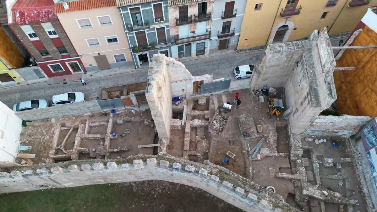 Vista aèria de les excavacions arqueològiques en la Casa Reial.