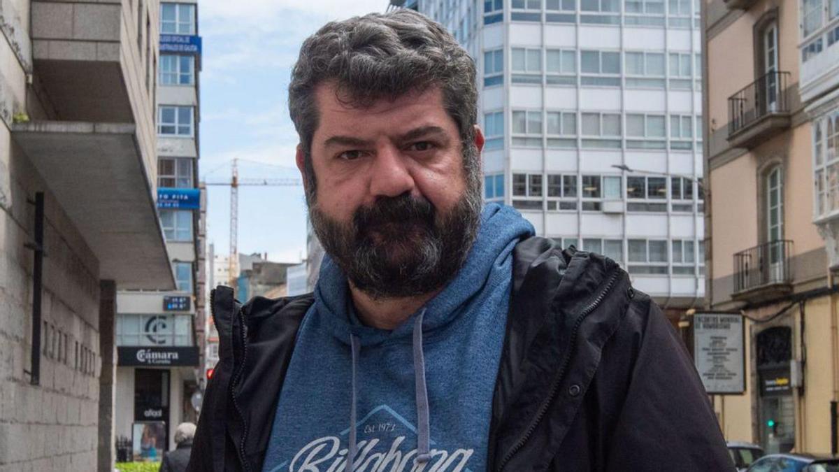José María Grela, trabajador de limpieza viaria. // CASTELEIRO/ROLLER AGENCIA