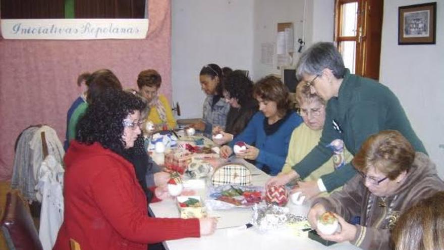 Participantes en el curso de patchwork clausurado anteayer en Fuentes de Ropel.