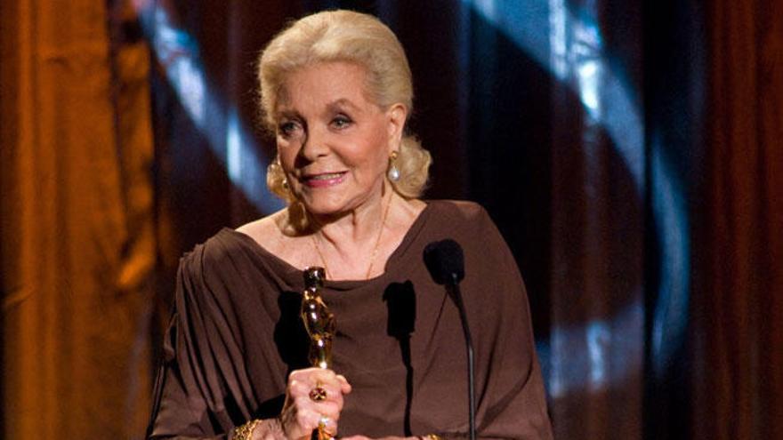 Lauren Bacall cuando ganó un Oscar.