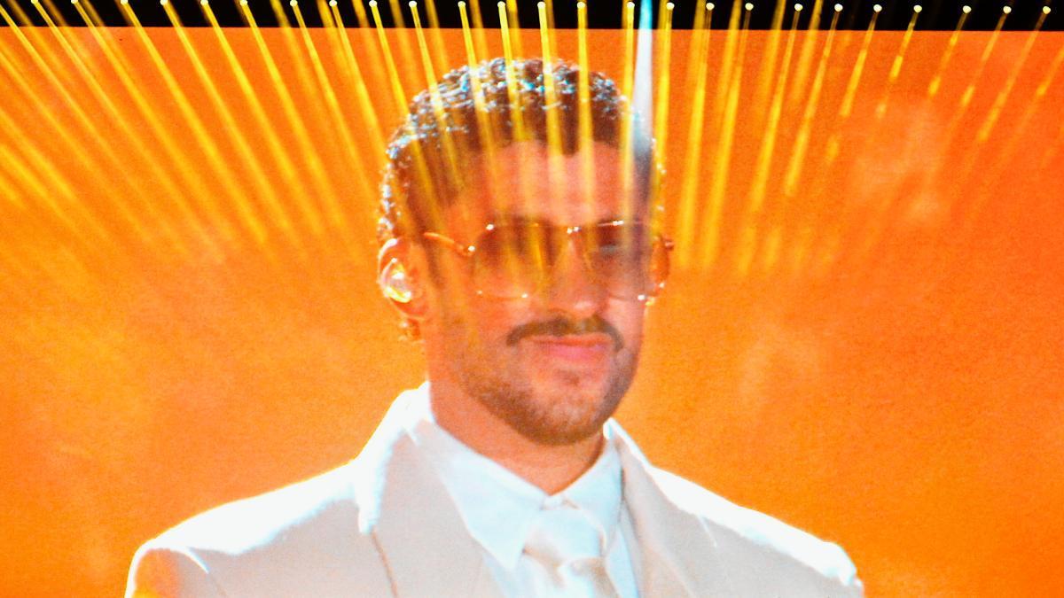 Bad Bunny es tan iluminati en sí mismo que predijo su propio éxito