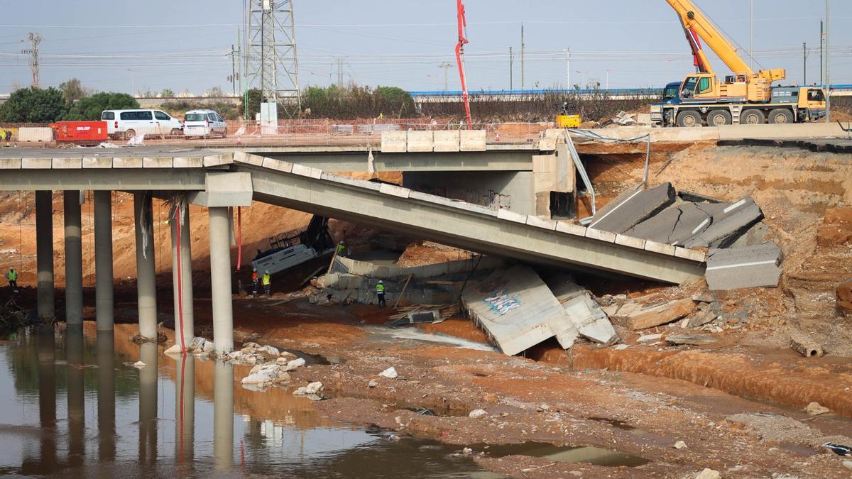 La Autovía de Torrent, derrumbada a la altura de Picanya