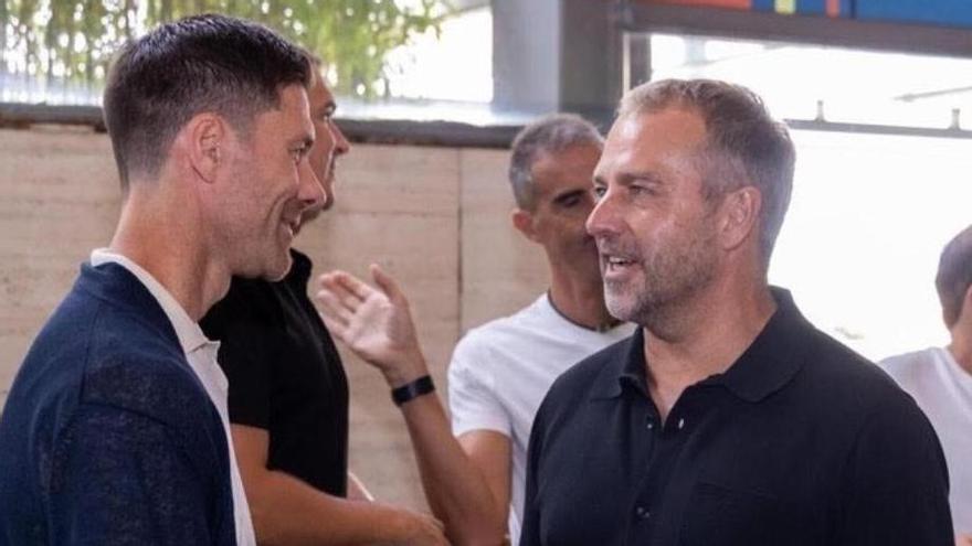 Manu Carreño ha señalado la dirección del vestuario de Hansi Flick y Xabi Alonso