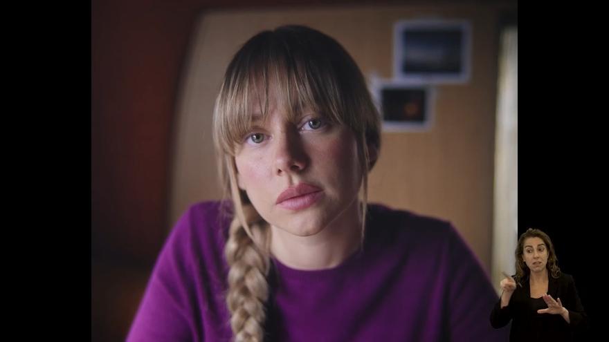 El escalofriante relato de Ester Expósito contra la violencia vicaria por el 25N