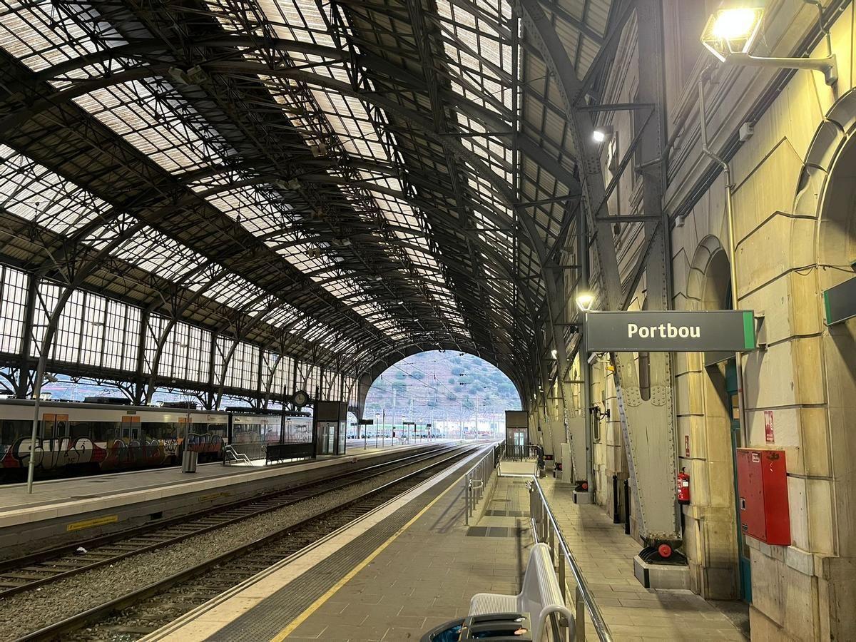 L'estació de Portbou és un dels nusos ferroviaris transfronterers més importants d'Europa.