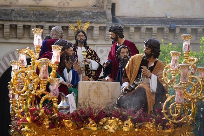 El regreso de La Cena a su templo, en imágenes