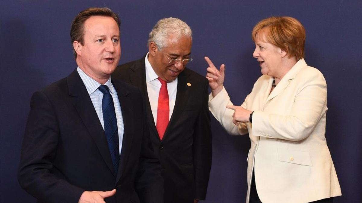 David Cameron, el portugués Antonio Costa y Angela Merkel, en la pasada cumbre.