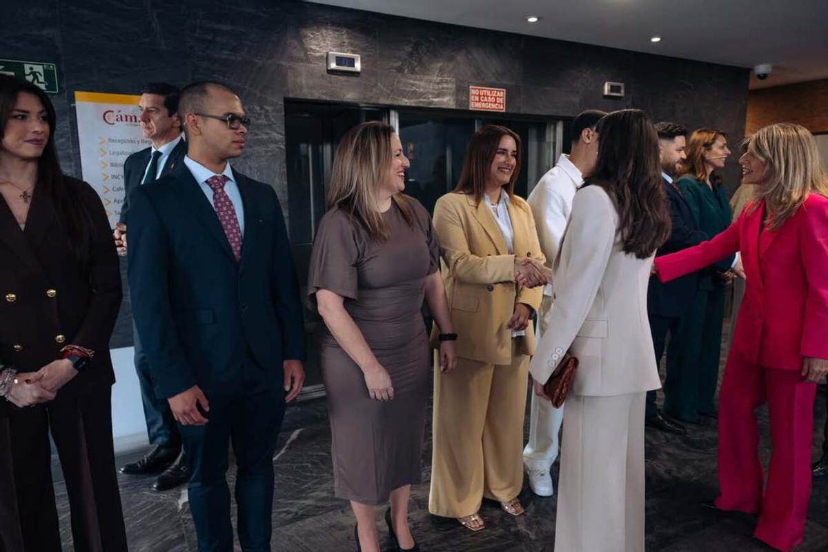 Dos jóvenes del programa Talento Joven de Lanzarote participan en un acto con la reina Letizia