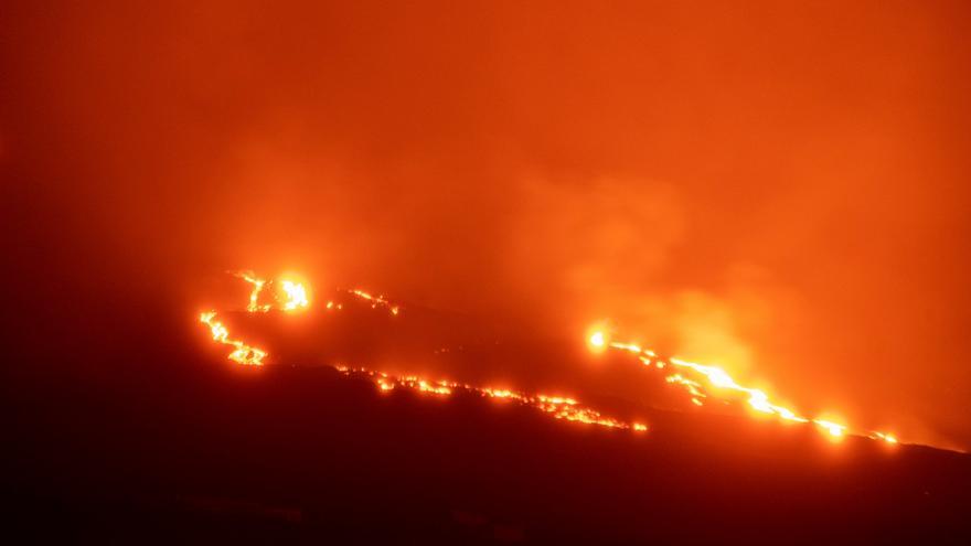 Magma a 1.000 grados y alta emisión de gases tras 4 meses del fin del volcán