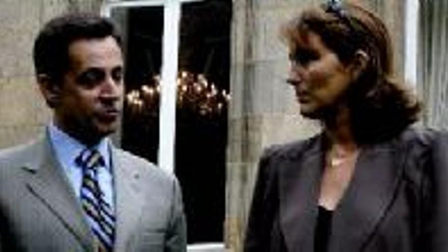 Sarkozy se reconcilia con su mujer