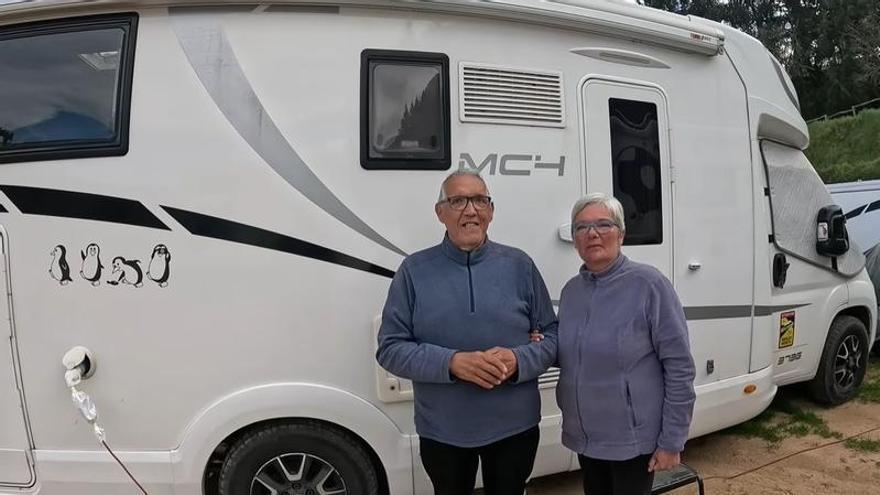 Maribel y Vicente, la pareja que lleva más de 5 años viviendo en 10 m² sin pagar facturas: "Esta idea nació para escaparnos de las rutinas, escaparnos de todo y vivir un poquito el tema de naturaleza"