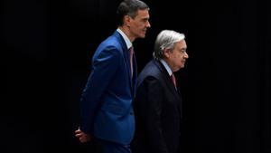 Sánchez s’afegeix a Macron en favor d’una ecotaxa als bitllets d’avió
