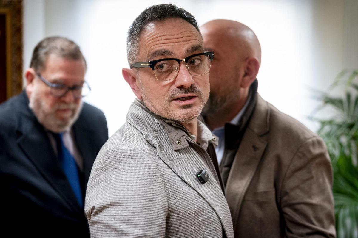 El alcalde de Móstoles, Manuel Bautista, comparece ante los medios, en el Ayuntamiento de Móstoles, a 5 de febrero de 2026.