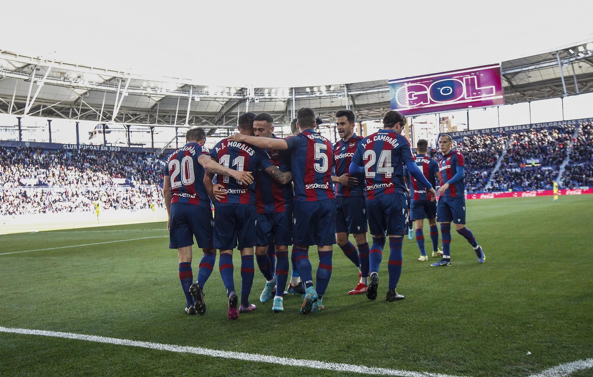 Las imágenes de la victoria del Levante frente al Villarreal en el Ciutat de València