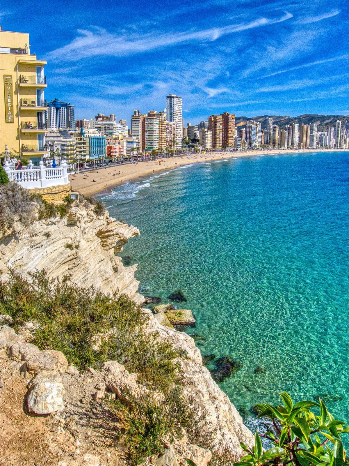 Playa de Levante y 'Skiline' de Benidorm.jpeg