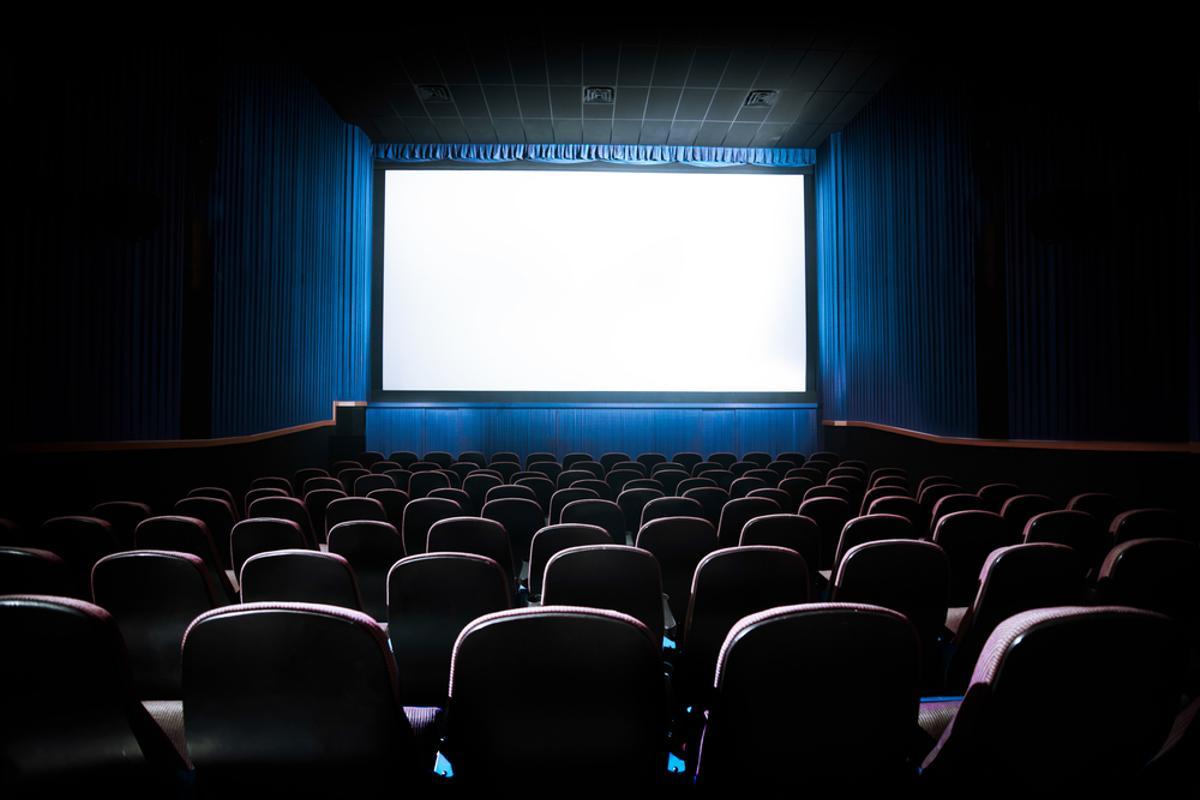 Una sala de cine vacía.