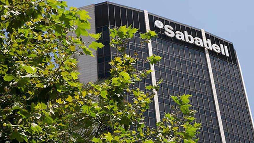 Banco Sabadell reduce en 15 toneladas el uso de papel en dos años