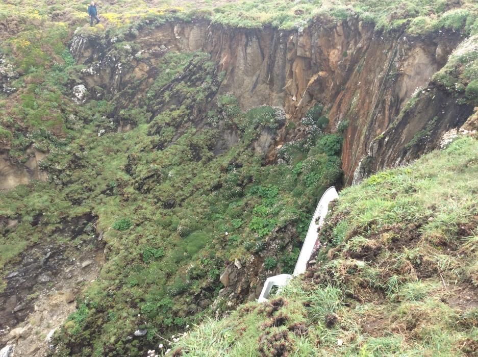 Rescatan la planeadora del hombre muerto en Cangas