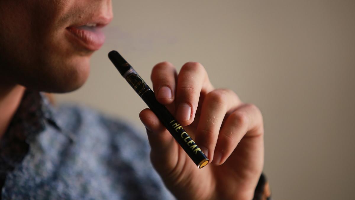 ¿Cómo dañan los cigarrillos electrónicos a nuestra boca y dientes?
