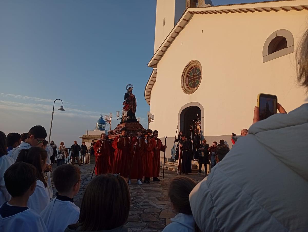 En imágenes: La procesión de bajada marca el inicio de la Semana Santa en Luarca