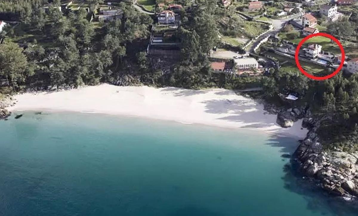 El chalé a la venta, en el círculo rojo.