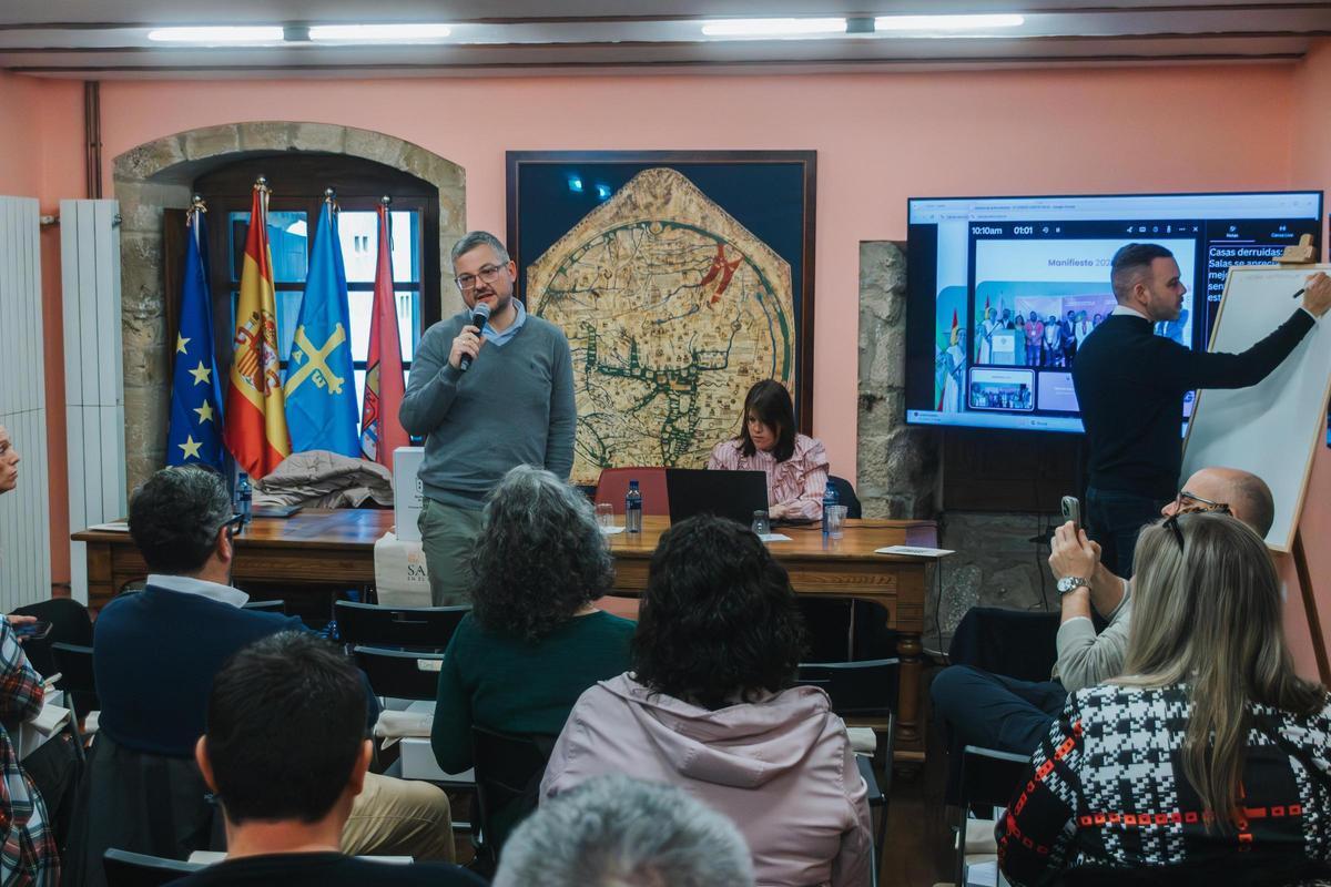 Intervención de Alejandro Bermúdez en la reunión.