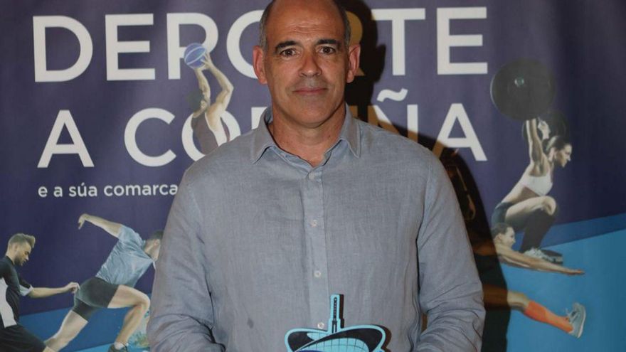 Felipe López, con el premio especial de los lectores en 2024.  | |  I. L.