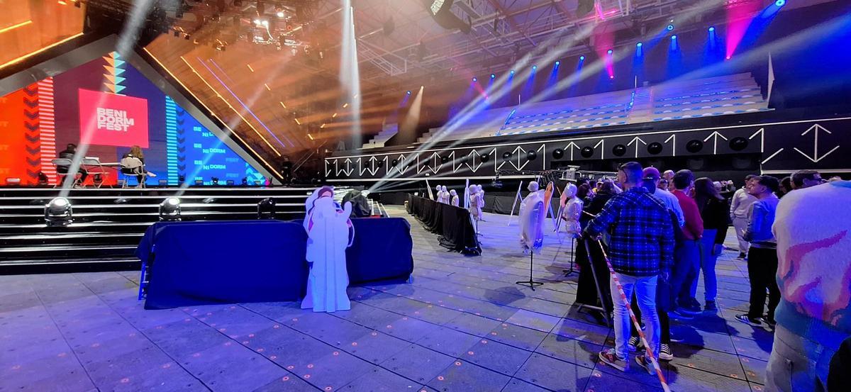 El público visita el escenario del Benidorm Fest