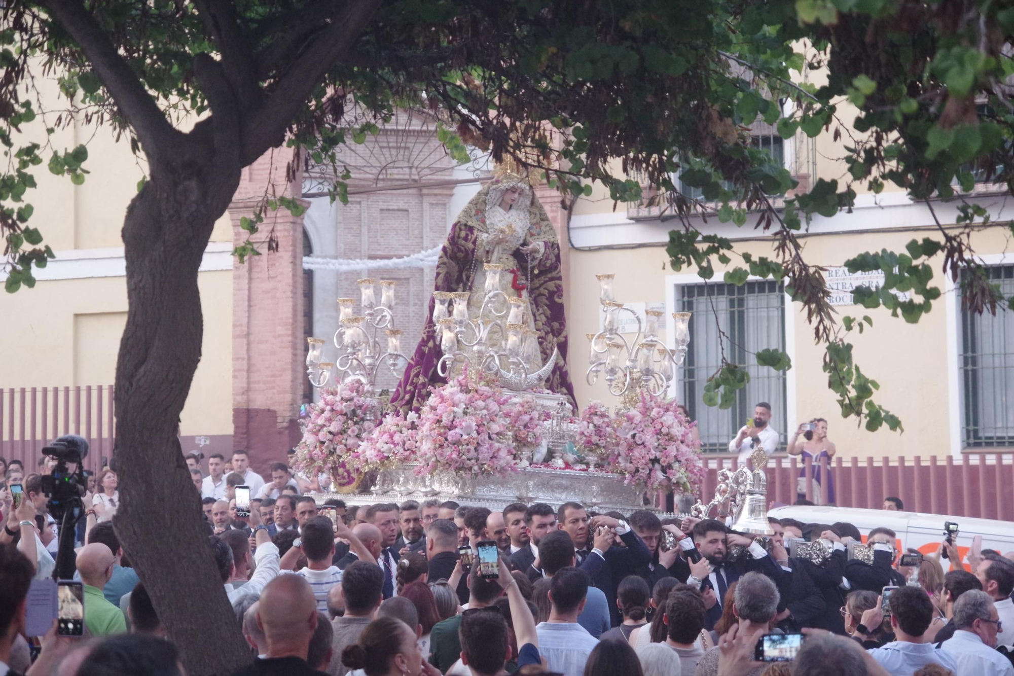 La procesión de la Virgen de la Trinidad este sábado por su festividad en Pentecostés, en imágenes