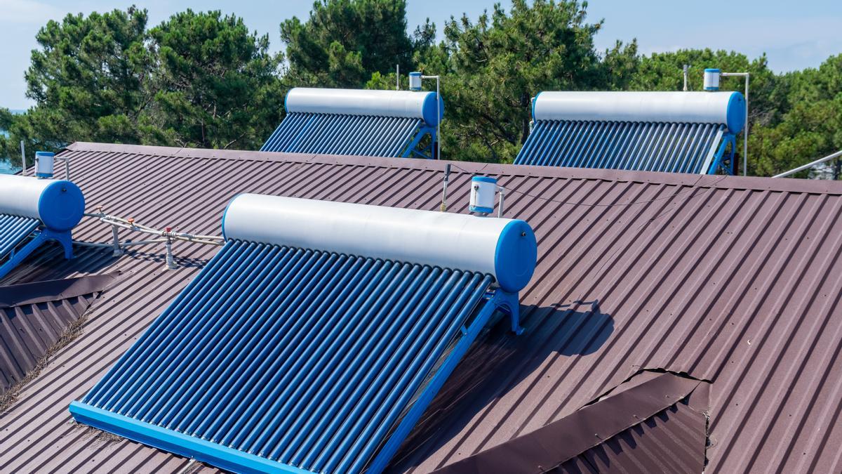 Las placas solares térmicas son la forma más sostenible de conseguir agua caliente.