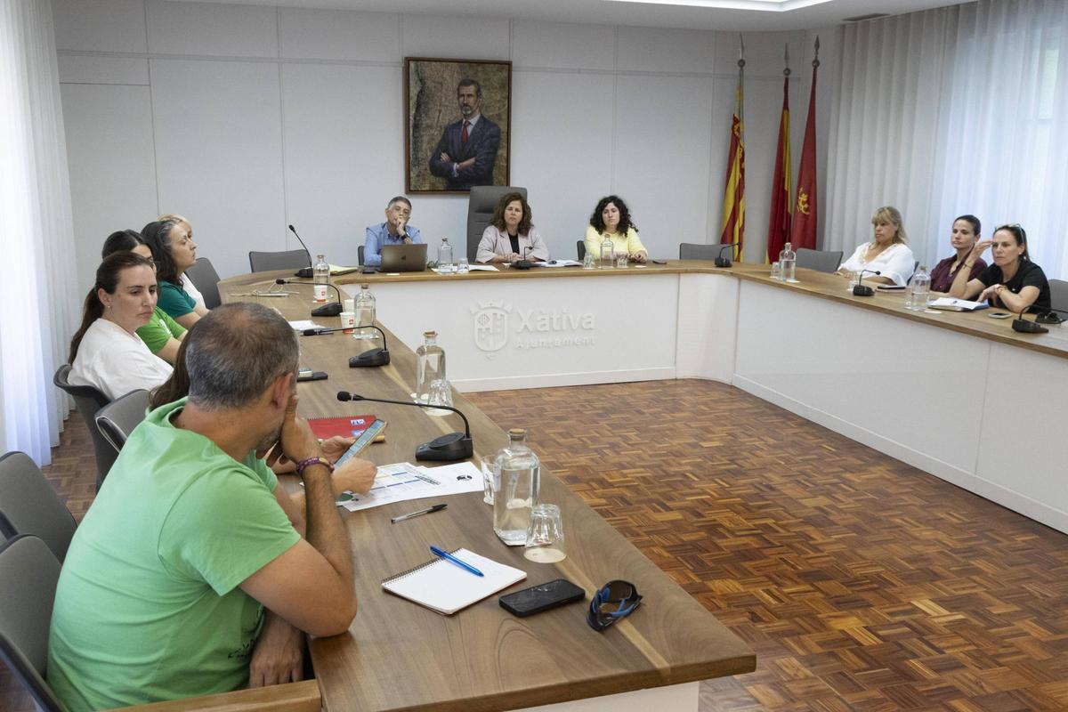 Reunión extraordinaria del Consell Escolar de Xàtiva, este martes.